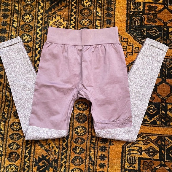 Gymshark Pants - Gymshark leggings two tone